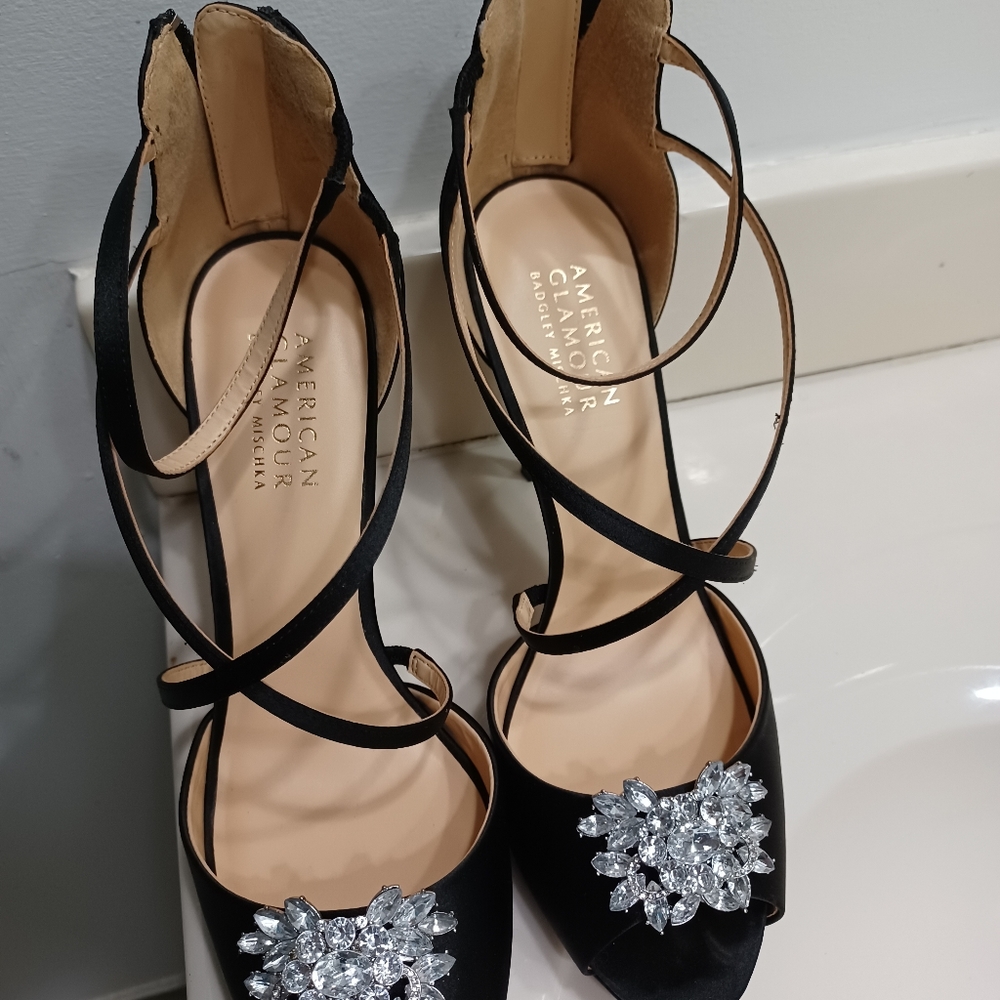 Badgley Mischka black heels